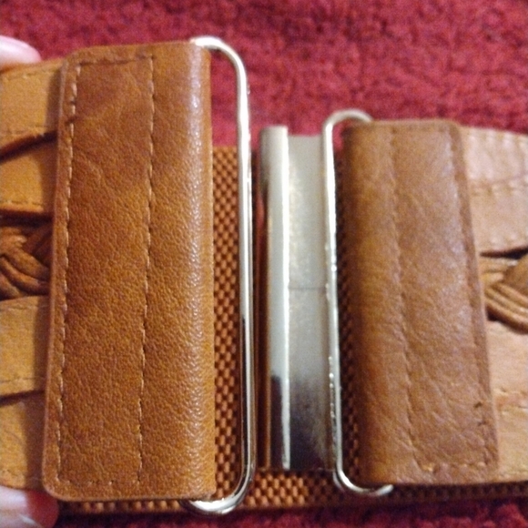 Brown Stretch Braided Belt w. Silver Latch Closure No Brand No Sizing 80's Vibes - Picture 3 of 6